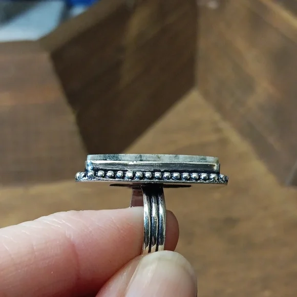 Rectangular Stone Ring - Picture 4 of 5